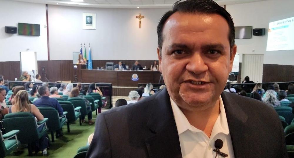 Vicenildo Comparece em Fórum Gerontológico em Luziânia