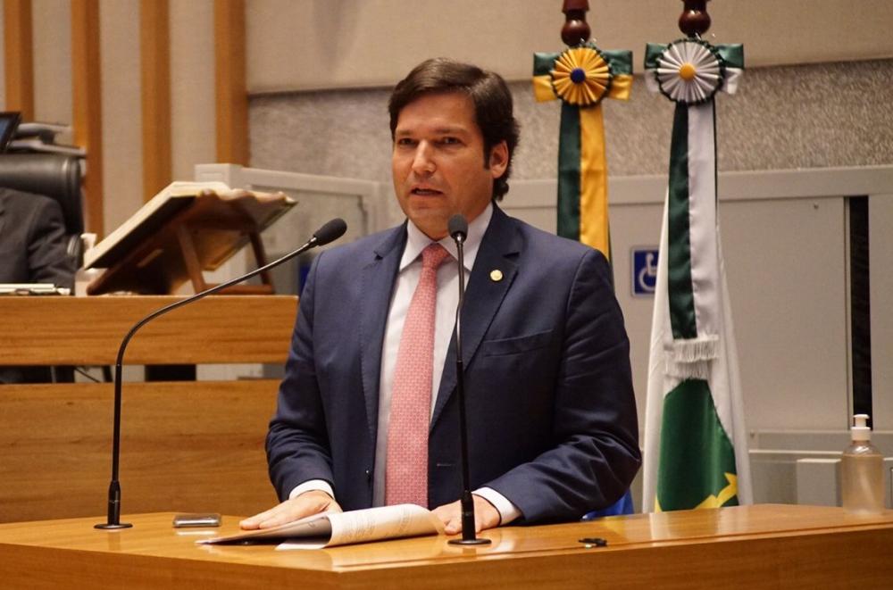 Robério propõe obrigatoriedade de teste que detecta vírus 'primo' do HIV em exames de pré-natal